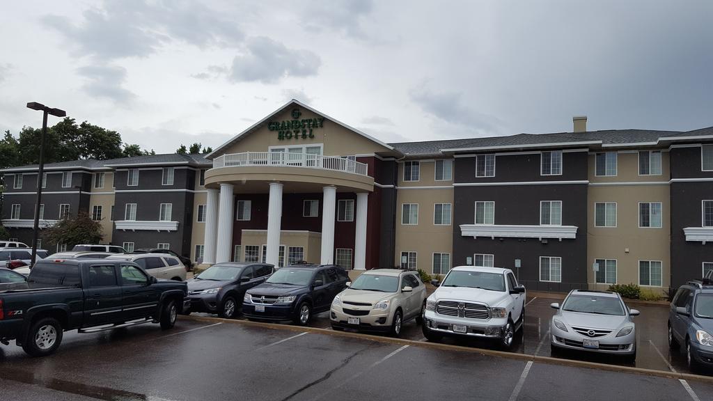 Grandstay Residential Suites Hotel - О-Клэр Экстерьер фото