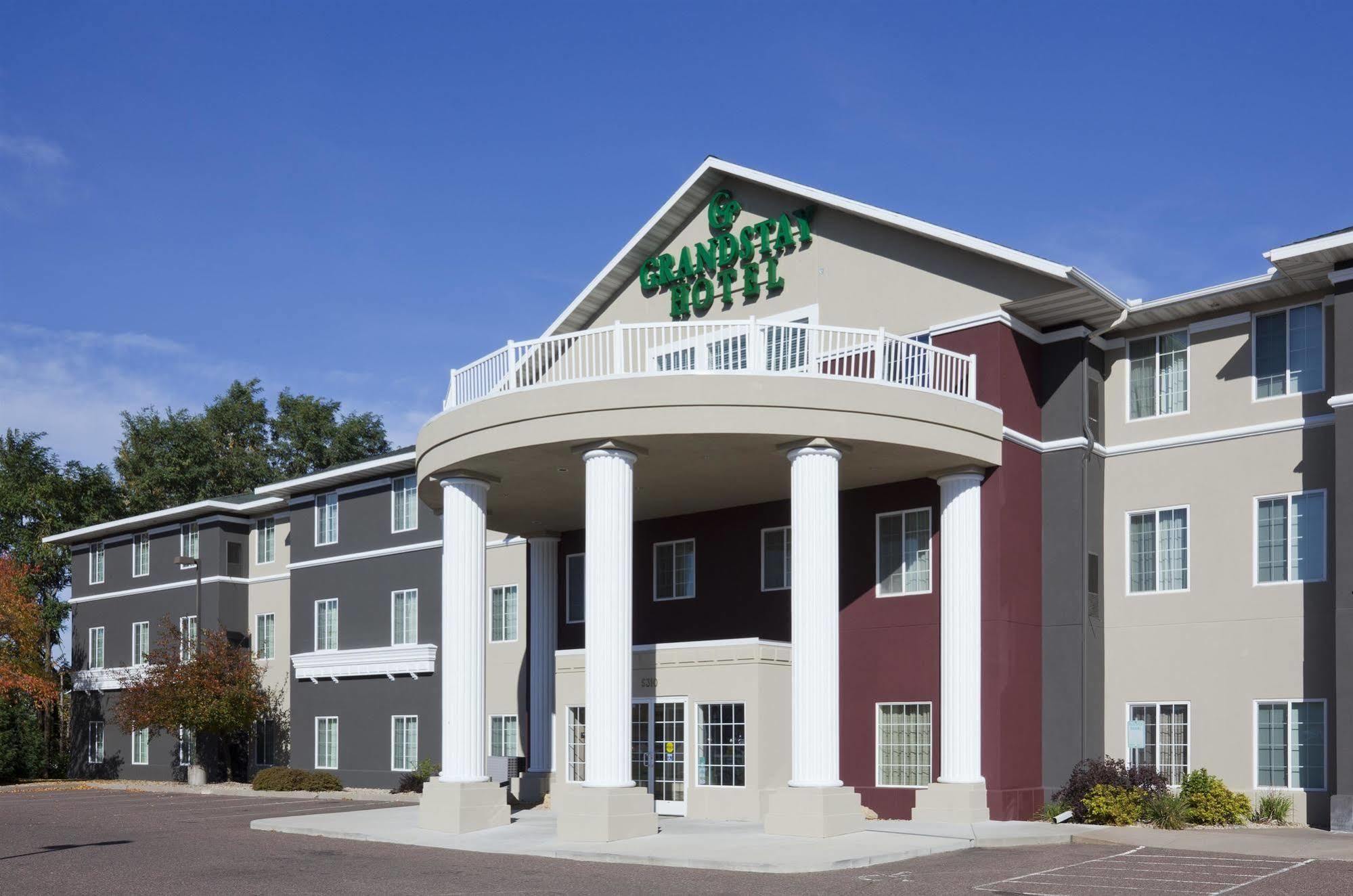 Grandstay Residential Suites Hotel - О-Клэр Экстерьер фото