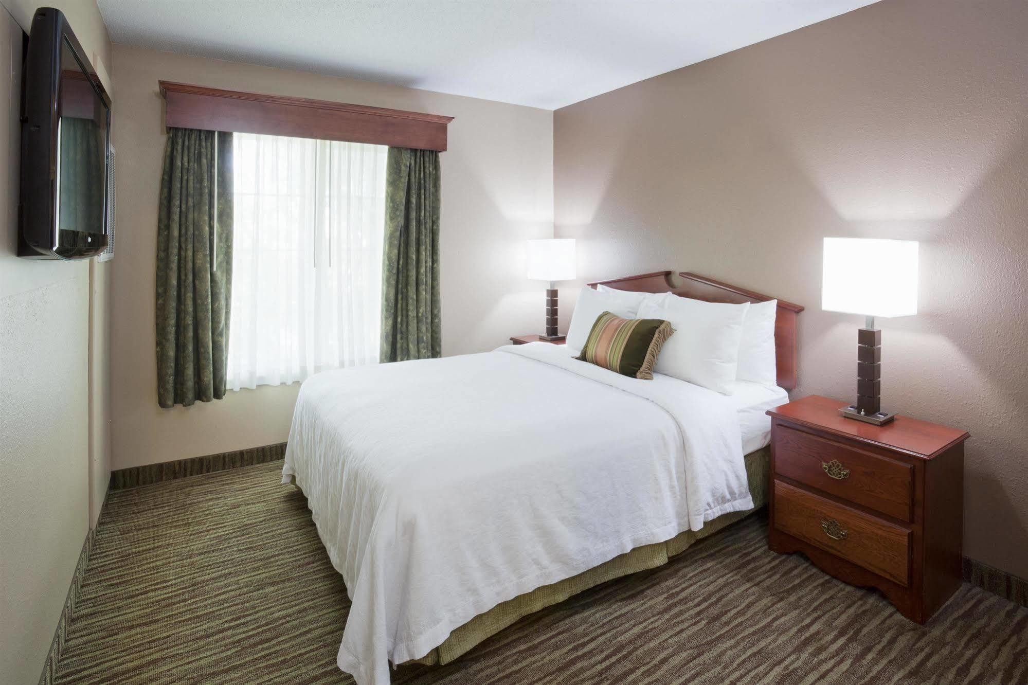 Grandstay Residential Suites Hotel - О-Клэр Экстерьер фото
