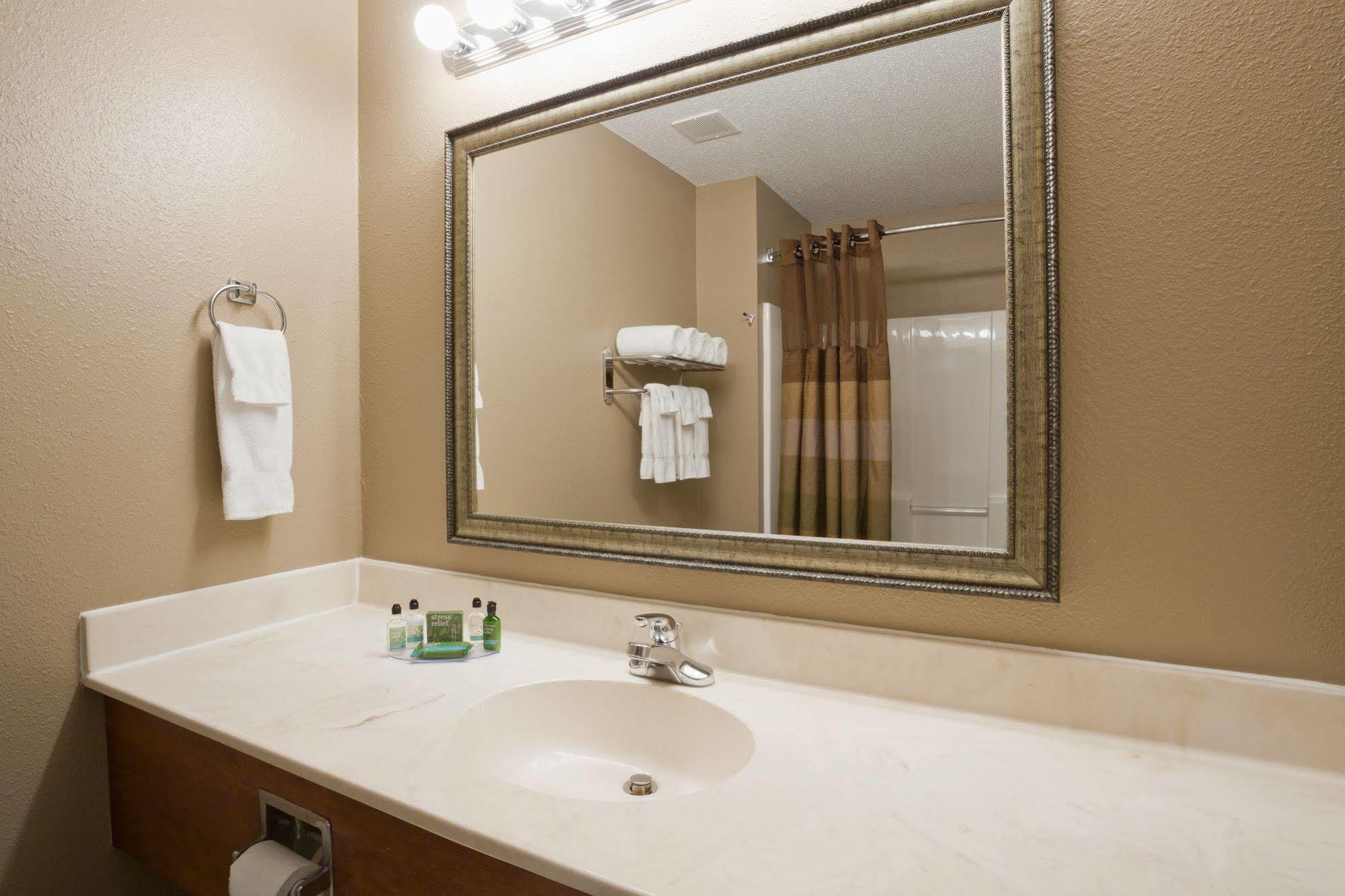Grandstay Residential Suites Hotel - О-Клэр Экстерьер фото