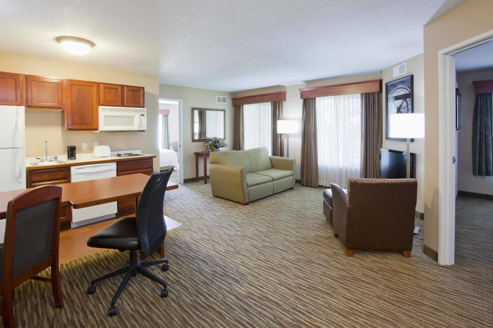Grandstay Residential Suites Hotel - О-Клэр Экстерьер фото